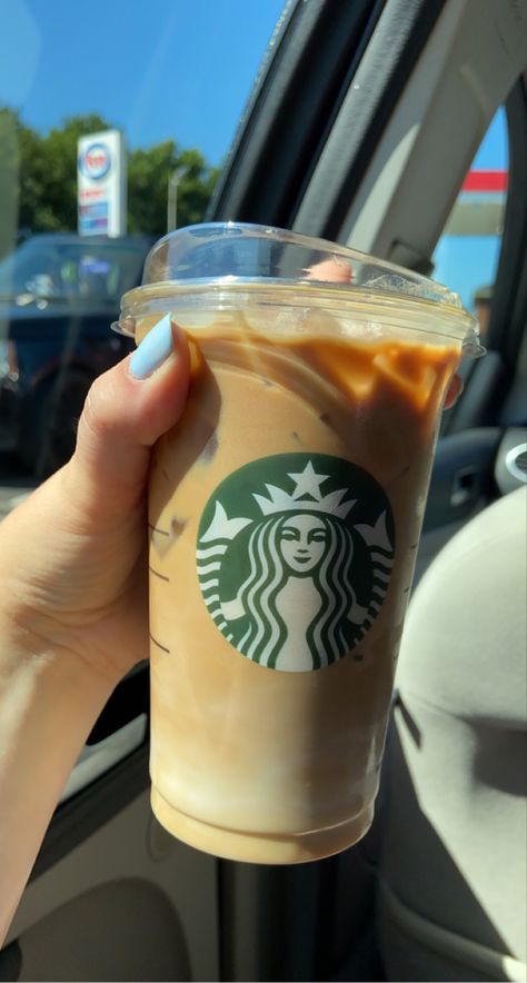 Iced Coffee Pictures, Iced Coffee Recipe Starbucks, Starbucks Coffee Aesthetic, Iced Coffee Starbucks, Iced Coffee Aesthetic, Cold Coffee Recipes, Coffee Starbucks, Pretty Coffee, Starbucks Drinks Recipes