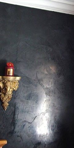 black wall | Stucco Veneziano | Flickr Black Plaster Walls, Faux Finish Black Wall, Black Faux Painted Walls, Dark Plaster Walls, Black Stucco Wall, Black Wall Texture, Stucco Design, Black Venetian Plaster, Dining Room Paint Color Ideas