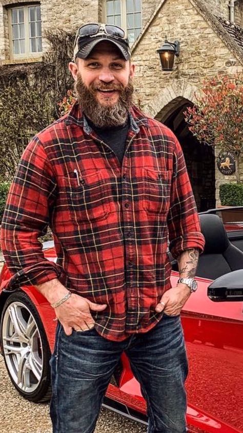 Southern Man Style Outfits, Tom Hardy Style, Tom Hardy Beard, Outdoorsmen Style, Tom Hardy Variations, Tom Hardy Legend, Lumberjack Style, Rugged Men, Bear Men