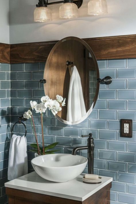 Easy Bathroom Updates, Makeover Kamar Mandi, Bathroom Flowers, Colorado House, Powder Rooms, Basement Bathroom, Diy Bathroom Decor, Bathroom Update, Bad Design