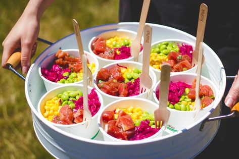 ROUND THE WAY BAGELS FOOD TRUCK CATERING IN MELBOURNE | MINI AHI TUNA POKE BOWLS WITH EDAMAME, CORN AND PICKLED RED CABBAGE Mini Poke Bowl Appetizer, Poke Bowl Appetizers, Poke Bowl Station Wedding, Poke Bowl Party Ideas, Poke Bowl Food Truck, Poke Bowl Party, 18th Birthday Food, Exotic Food Recipes, Poke Bar