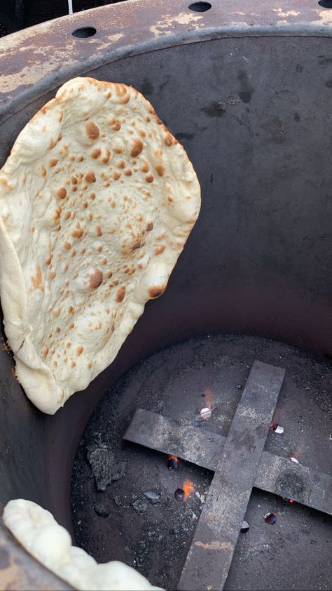 Iraqi Bread, Iraqi Aesthetic, Iraqi Culture, Eastern Aesthetic, Arab Core, Iraqi Food, Jewish Food, Turkish Food, Girl Dinner