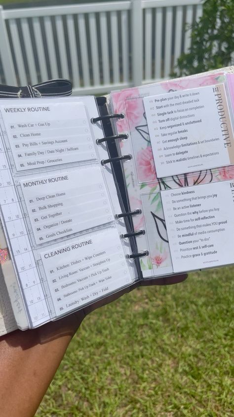 crafty_loretta on Instagram: 🌸🌸🌸 #moterm #motermplanner #plannerfreebies #functionalplanning A5 Planner Set Up, Moterm Planner, Organization Life, Household Notebook, Life Binder, Planner Tips, Planner Obsessed, Bullet Journal Diy, Planner Binder