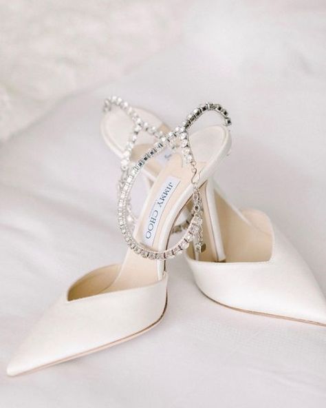 Jimmy Choo Wedding Shoes, Elegant Wedding Shoes, Hair Bride, Natural Hair Bride, Wedding Moodboard, Heels Aesthetic, Malibu Wedding, Lovely Bride, Bridal Heels