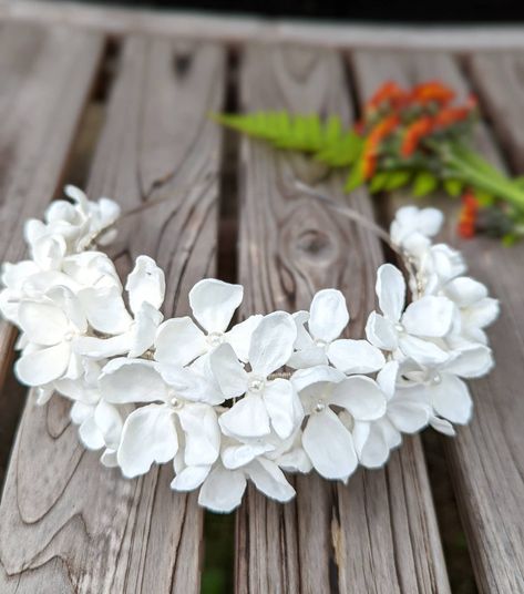 Flower Tiara Wedding, Wedding White Flowers, Wedding Crown Tiara, Bridal Crown Tiara, Flowers Crown, Statement Earrings Wedding, Flower Tiara, Tiara Wedding, Silver Pearl Earrings