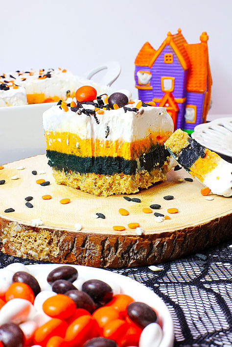 Halloween Lush Dessert Lush Dessert, Halloween Dessert, Dessert Photography, Festive Treats, Halloween Desserts, Sweet Delights, Halloween Parties, Halloween Celebration, Yummy Treats