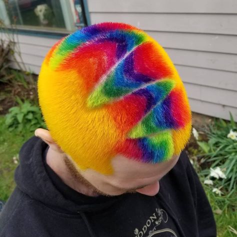 Colourful Buzzcut, Buzzcut Ideas, Dyed Buzzcut, Ftm Haircut, Cosmo Hair, Crazy Hair Day Ideas, Shaved Head Designs, Fantasy Hair Color, Hair Fails