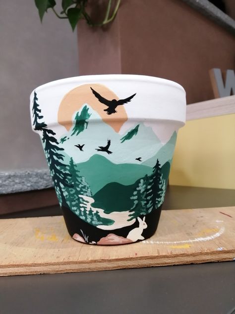 Painted Terra Cotta Pots Ideas Simple, Things To Paint On Plant Pots, Cute Plant Pot Designs, Diy Painted Flower Pots Design, Terracotta Pots Painted Diy, Flower Pot Painting Ideas Creative, Plant Pots Painting Ideas, Painting Pots Ideas, Painted Pot Ideas