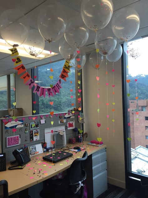 Birthday Decorations At Office, Birthday Decoration Ideas At Office, Birthday Decor For Work Desk, Desk Decorations For Work Birthday, Decorate Office Cubicle Birthday, Office Surprise Birthday Ideas, Cute Office Birthday Decorations, Office Decor Birthday, Bday Office Decorations