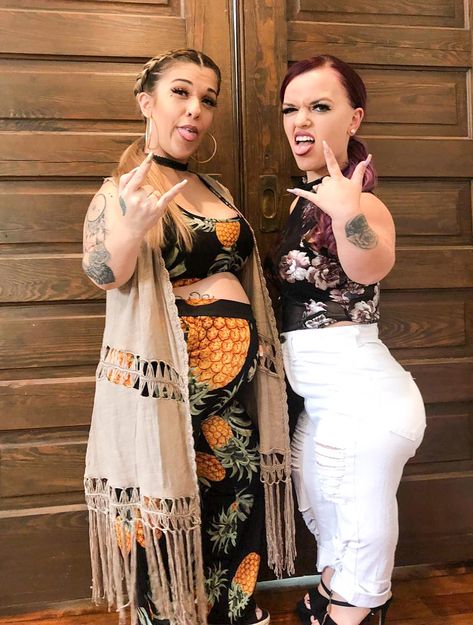 Little Women: Dallas Star Emily Fernandez Reveals She's Pregnant 2 Years After Her Baby Son Died Body Positive Fashion, Tiny Woman, Plus Size Workwear, Curvy Fashionista, Clothing Sites, Little Women, Curvy Outfits, Losing Her, Pregnant Women