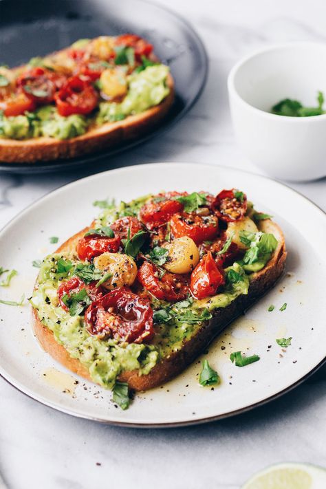 Paleo Avocado Toast, Chili Oil Avocado Toast, Avocado Toast Sourdough, Sourdough Bread Avocado Toast, Gourmet Avocado Toast, Low Carb Vegan Breakfast, Sauteed Tomatoes, Avocado Recipes Breakfast, Potato Toast