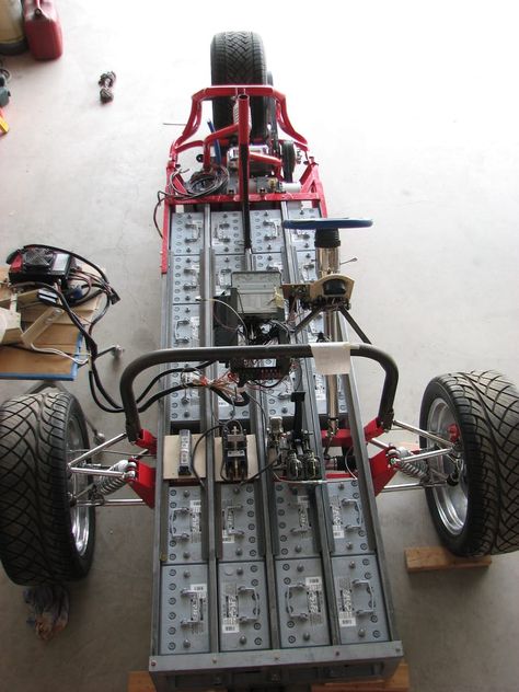 Described as a battery box on wheels, Gary Krysztopik's ZW2C electric trike is little more than... Electric Car Kit, Kit Cars Replica, Diy Electric Car, Ev Conversion, Electric Car Conversion, Three Wheeled Car, Electric Trike, Pedal Cars, Hybrid Car