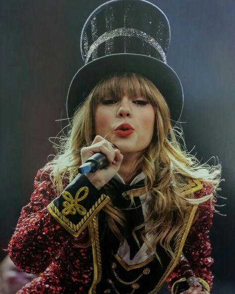 Miss Americana, Swift Tour, Estilo Taylor Swift, Red Tour, Swift Photo, Taylor Swift Red, Red Taylor, Swift 3, Taylor Swift Album