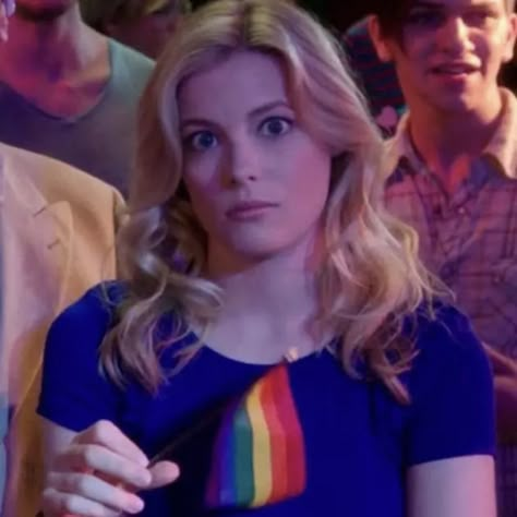 Britta Community, Britta Perry, Annie Community, Community Tv Series, Community Memes, Gillian Jacobs, Danny Pudi, Community Tv Show, Gillian Jacob