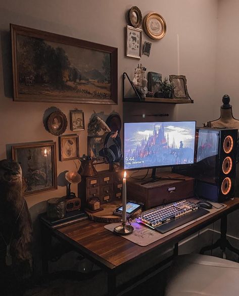 Moody Study Aesthetic, Light Academia Gaming Setup, Gaming Setup Vintage, Dark Academia Study Table, Small Dark Academia Office, Black And Brown Room Aesthetic, Dark Academia Pc Setup, Vintage Pc Setup, Whimsigoth Desk