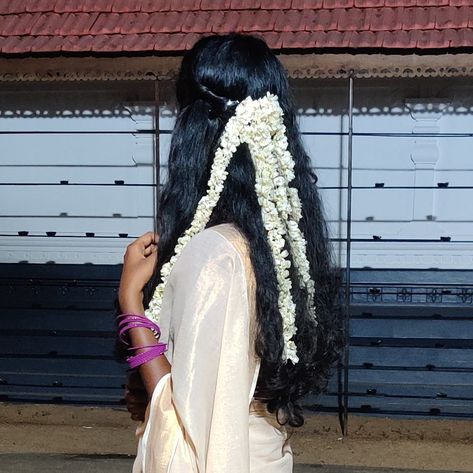 Jasmin Flower Hairstyle Kerala, Rajgad Fort Images, Fort Images, Onam Shoot, Rajgad Fort, Ig Questions, Divine Photography, Flower Bookey, South Indian Hairstyle