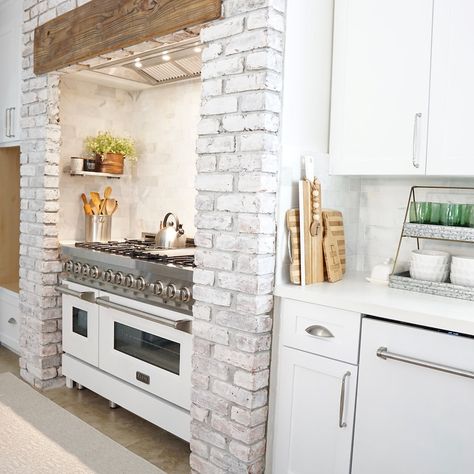 Stacked stone backsplash