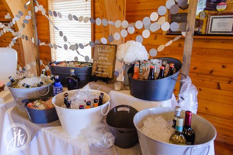 Wedding self-serve bar Reception Drink Station, Backyard Wedding Reception Decorations, Backyard Wedding Bar, Wedding Drink Bar, Backyard Wedding Reception, Wedding Alcohol, Bar Wedding Reception, Drink Stations, Wedding Drink Station