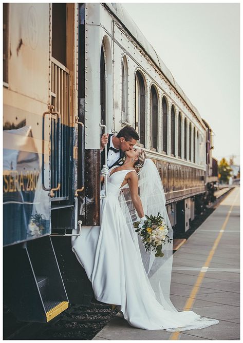 Train Station Wedding, Napa Wedding Venues, Wedding Photos Inspiration, Napa Valley Wine Train, Wine Train, Inside Weddings, Napa Wine, Foto Wedding, Napa Valley Wedding