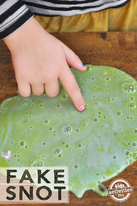 Use Elmer's Glue, liquid starch, and food coloring to make gooey gross fake snot for Halloween! This is a quick and fun way to decorate for Halloween parties. Germ Crafts, Germs Preschool, Germs Lessons, Germs Activities, Hygiene Lessons, Kids Hygiene, Hygiene Activities, Homemade Slime Recipe, Easy Slime Recipe