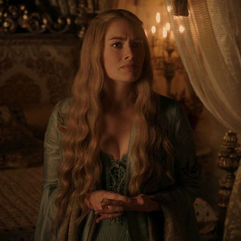 cersei lannister screencap & pfp ; game of thrones - season 1, episode 3 'lord snow' Lannister Fashion, Lannister Aesthetic, Lord Snow, Grey Warden, Cersei Lannister, Shining Star, Episode 3, Set Design, Season 1