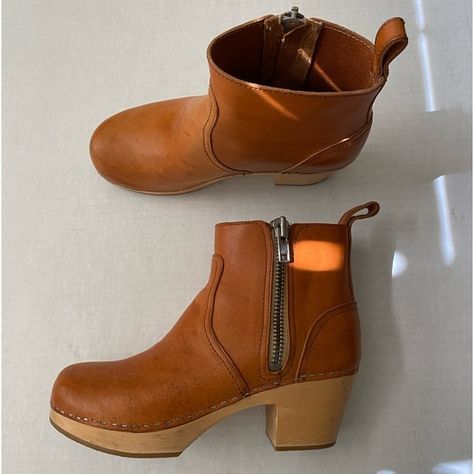 Swedish hasbeens zip it Emmy natural size 9 Swedish Hasbeens, Clog Boots, Clogs, Handbags, Plus Fashion, Boots, Fashion Trends, Leather, Fashion Tips