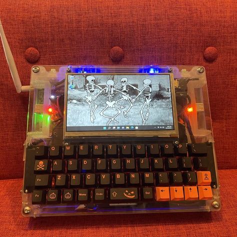 https://hackaday.io/project/186785-spooky-scary-cyberdeck Cyberdeck Build, Cyberdeck Diy, Diy Tech Gadgets, Pi Computer, Techno Gadgets, Mini Computer, Computer Gadgets, Computer Projects, Star Labs