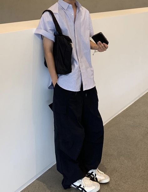 Japanese Street Fashion Men, Boyfriend Outfit, Guy Fits, Concert Dresses, Mens Casual Outfits Summer, Concept Clothing, Men Stylish Dress, Street Fashion Men Streetwear, Vintage Trousers