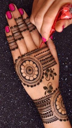 Mahedi Pic, Mahndi Pic, Mahndi Pic Simple, Mehndi Pics, Fashion Henna, Bride Pic, Simple Arabic Mehndi Designs, Facebook Business Page, Mehndi Designs For Kids