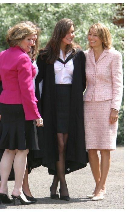 Kate Middleton Carol Middleton, Modern Royalty, Princesse Kate Middleton, Looks Kate Middleton, Carole Middleton, Rule Britannia, Kate And Pippa, Middleton Family, Principe William