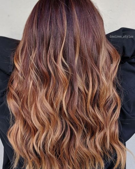 Blonde Highlights Dark Red Hair, Red Tinted Brown Hair With Blonde Highlights, Caramel Highlights With Red Lowlights, Hair Red And Blonde Highlights, Partial Highlights Red Hair, Highlights With Red Hair Reddish Brown, Natural Red And Brown Hair, Red Toned Highlights, Natural Red Bayalage Hair