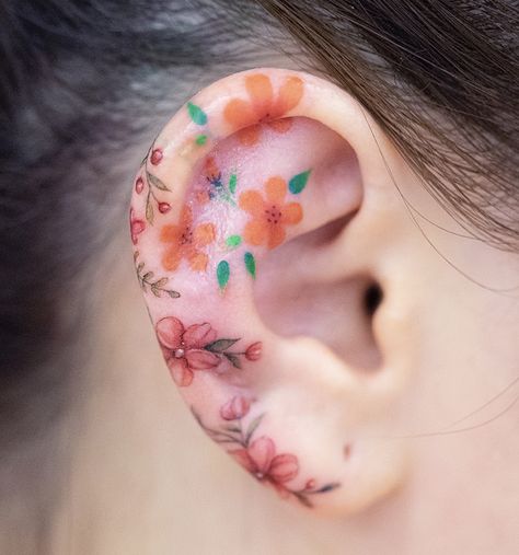 Inner Ear Tattoo, Wildflowers Tattoo, Tiny Flower Tattoos, Small Tattoos With Meaning, Ear Tattoos, Small Tattoos Simple, Disney Tattoo, Diy Tattoo, Tattoo Life