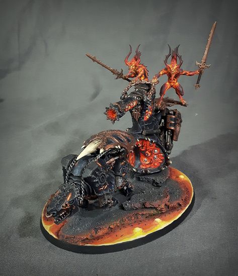 Khorne Daemons, Painting Figurines, Chaos Daemons, Warhammer Figures, 40k Miniatures, Warhammer Art, Warhammer 40k Miniatures, Fantasy Miniatures, Warhammer Fantasy