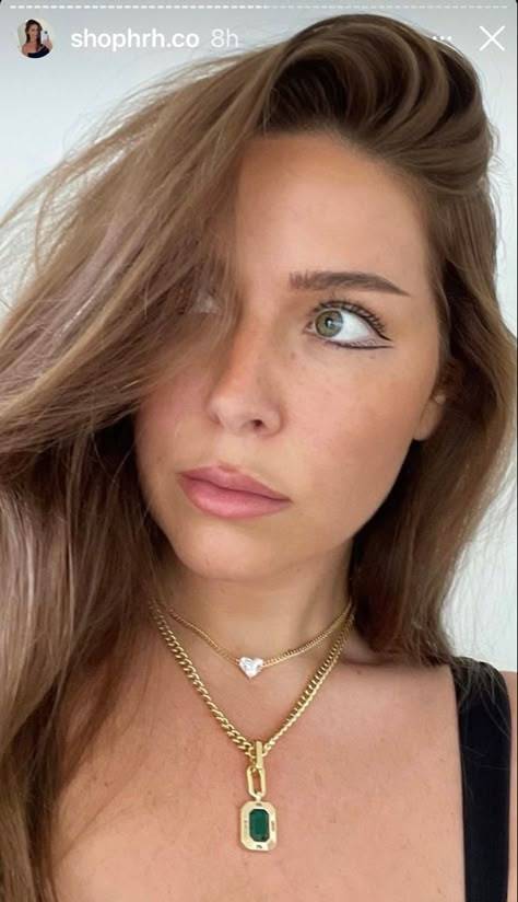 Sleepy Droop Eye Makeup, Hrh Collection Jewellery, Droopy Eye Makeup, Eyeliner Inspo, Hrh Collection, Face Card Never Declines, Droopy Eyes, Girly Lifestyle, Instagram Baddies