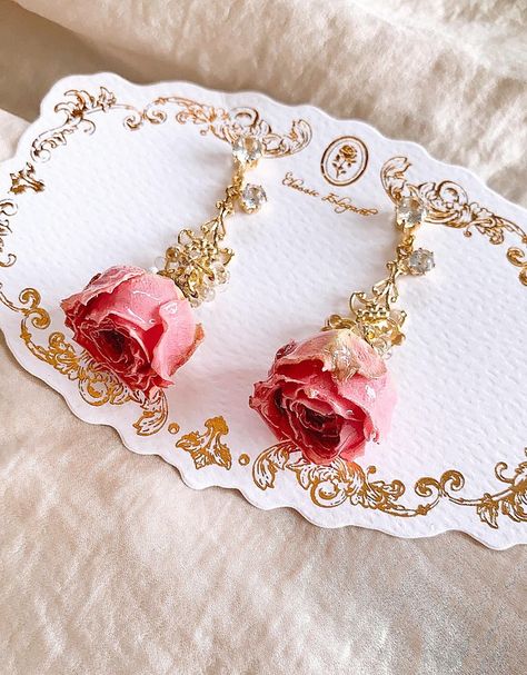 Rose Accessories, Pretty Jewelry Necklaces, Rose Vintage, Fancy Jewellery, Gold Diamond Jewelry, Fancy Jewelry, Fantasy Jewelry, Girly Jewelry, Fashion Jewelry Earrings