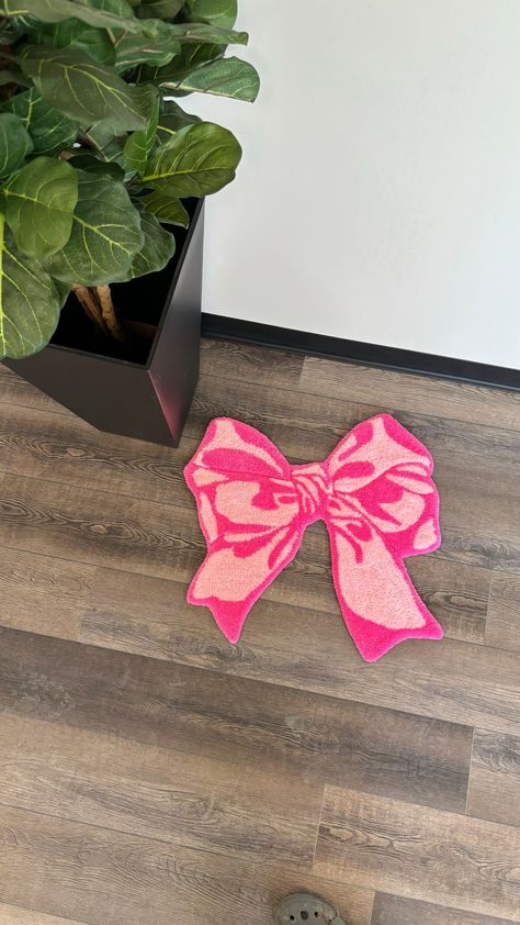 Custom Tufted Rugs - Personlised Rugs - Logo Rugs - Handmade - Circle Rug - Personalised Shape and Design Custom Tufted Rug, Pink Christmas Decorations Bedroom, Tapis Aesthetic, Cute Rugs, Birthday Presents For Girls, Tufted Rugs, Pink Bow Tie, Dorm Room Inspiration, Pink Christmas Decorations