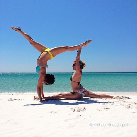 Acrobatic Poses 2 People, Gymnastics Poses For 2 People, Handstand Split, Acroyoga Poses, Two Person Yoga Poses, Two Person Yoga, Two People Yoga Poses, 2 Person Yoga Poses, 2 Person Stunts