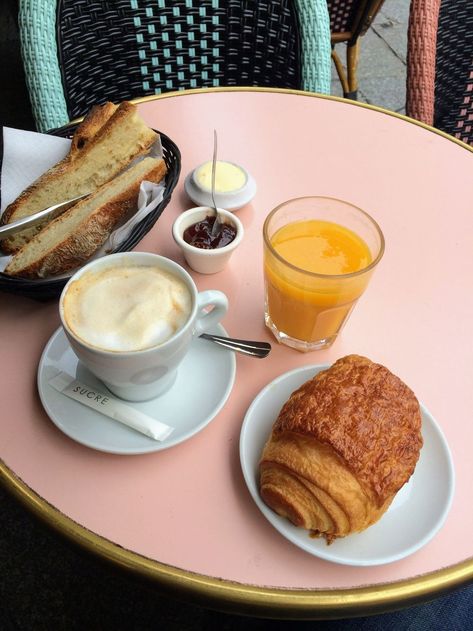 Typical French Breakfast Meals and Foods to Try Traditional French Breakfast Ideas, French Breakfast Aesthetic, France Breakfast, Typical French Breakfast, French Breakfast Recipes, Parisian Breakfast, Food France, French Diet, European Breakfast