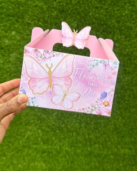 Floral Butterfly Garden 🪻🐛🦋🌺 Small Centerpieces, Personalized Party Decor, Party Stationery, Butterfly Party, Party Box, Loot Bags, Box Lunch, Baby Themes, Birthday Planning