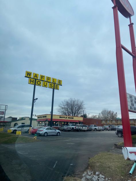 southern aesthetic waffle house Retro Southern Aesthetic, Southern Debutante Aesthetic, Small Town Southern Aesthetic, Southern Emo Aesthetic, Poor Southern Aesthetic, Southern Appalachia Aesthetic, Southern Usa Aesthetic, Southern Small Town, Southern Astethic