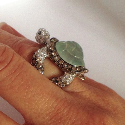 Jewelry Turtle Black Brown White Diamond Prehnite 18Kt Gold Ring 5 Tortoise Ring, Rhinestone Rings, Cute Tortoise, Glamour Jewelry, Turtle Ring, Ring Settings Types, Green Turtle, Turtle Shell, Cute Turtles