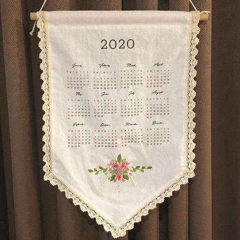 Calendar Embroidery, Hello Vietnam, Vintage Tote Bag, Embroidered Apron, Crochet Vest Pattern, Homemade Decor, Personalized Aprons, Poor Children, Baby Bonnet