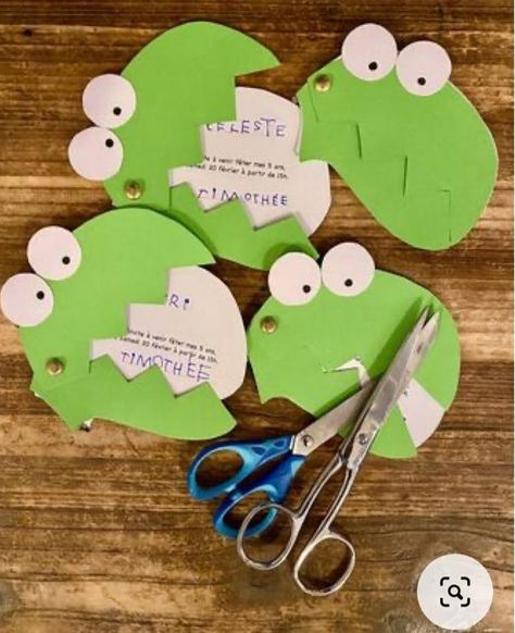 Dino Party Invitation, Mum Homecoming, Mums Homecoming Freshman, Diy Mums, Dinosaur Party Invitations, Homecoming Freshman, Diy Birthday Invitations, Anniversaire Diy, Senior Overalls