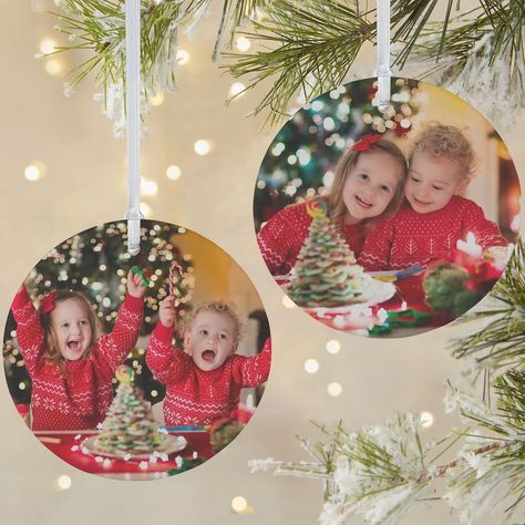 Christmas Ornament Homemade, Diy Photo Ornaments, Ornaments Diy Kids, Personalized Photo Ornaments, Kids Christmas Ornaments, Photo Christmas Ornaments, Gold Christmas Decorations, Custom Christmas Ornaments, Easy Christmas Crafts