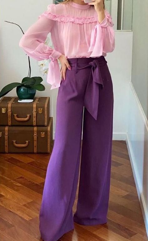 Dark Purple Pants Outfit Work, Dark Purple Pants Outfit, How To Style Purple Pants, Purple Pants Outfit, Colored Pants Outfits, Bright Colors Fashion, Pants Outfit Work, Outfit Elegantes, Modest Casual Outfits