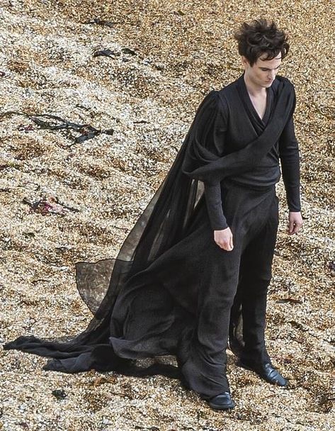 💜Del🖤 SANDMAN S2 FILMING ERA FR THIS TIME 🎬🎈 on Twitter: "I AM IN SHOCK YOU GUYS HE LOOKS SO GOOD THE ROBE OH MY GOD HE IS STUNNING #TheSandman https://t.co/lUsLaILzYu" / Twitter The Endless Sandman, Morpheus The Sandman, Dream Morpheus, Sandman Tom Sturridge, Sandman Morpheus, King Of Dreams, Morpheus Sandman, Sand Man, Sandman Comic