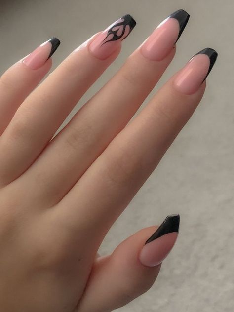 Acrylic Nail Black Designs, Black Heart Flame Nails, Black Nails Trendy 2023, Black French Heart Nails, Black Tips With Design, Black Nails Heart Design, Blush Pink And Black Nails, Black Heart French Tips, Valentines Black Nails