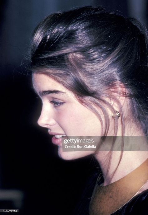 Brooke Shields Young, Angels Beauty, Retro Makeup, Cindy Kimberly, Marilyn Monroe Photos, Bare Face, Brooke Shields, Nose Job, Glamour Makeup