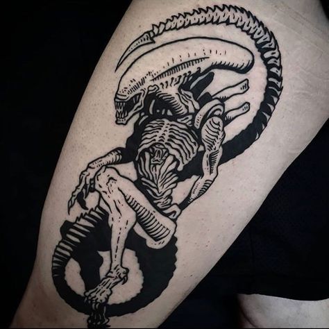 Black Tattooing on Instagram: “By @jamie.christ  To submit your work use the tag #btattooing  And don‘t forget to share our page too ⠀⠀⠀⠀⠀⠀⠀⠀⠀⠀⠀⠀⠀⠀⠀⠀⠀⠀⠀⠀⠀⠀⠀⠀⠀⠀⠀⠀ ⠀⠀⠀⠀⠀⠀…” Mindflayer Tattoo, Xenomorph Tattoo Design, The Thing Tattoo, Alien Xenomorph Tattoo, Alien Tattoo Xenomorph, Xenomorph Tattoo, Tattoo Alien, Finch Tattoo, Tattoo Collage