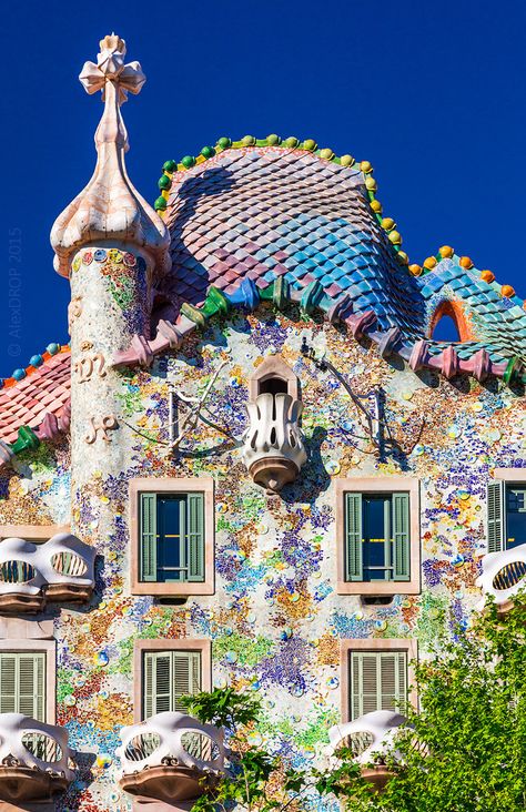 Casa Batlló - Barcelona - Spain (by Alex DROP) Gaudi Mosaic, Gaudi Architecture, Gaudi Barcelona, Antonio Gaudí, Casa Batlló, Architecture Design Drawing, Antoni Gaudi, Voyage Europe, Barcelona Travel